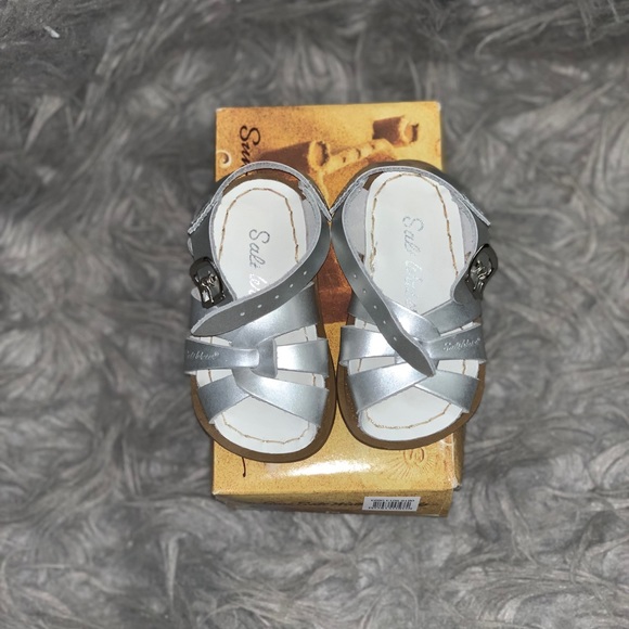 salt water sandals silver
